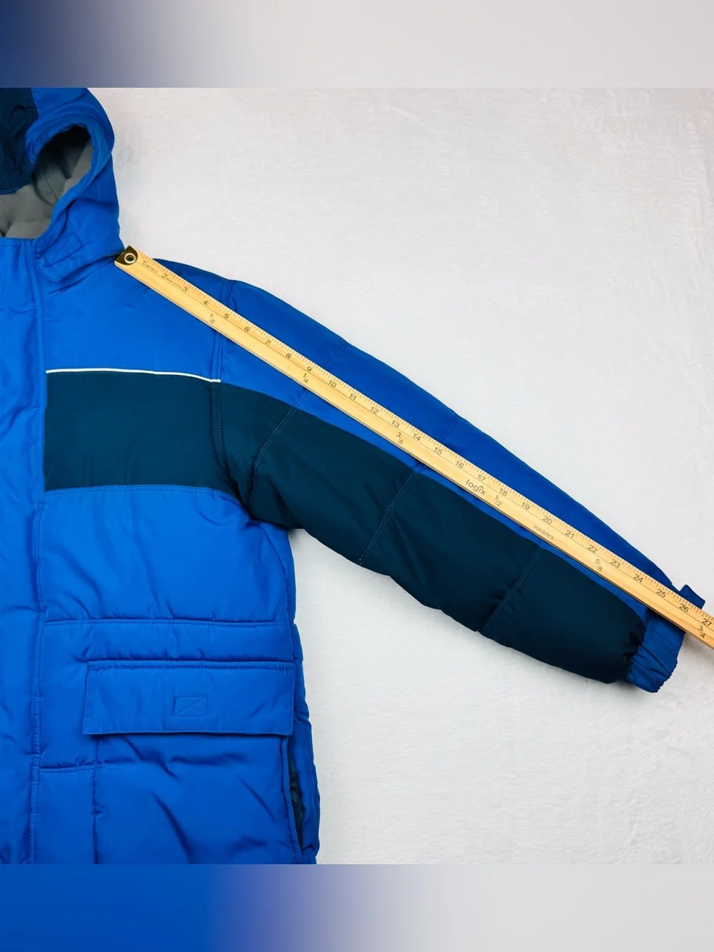 Old Navy Boys Winter Coat. Size XL (14-16). Royal/ Navy Blue. Removable hood.